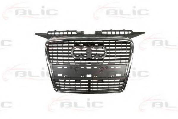 AUDI 8P485365111QP решітка радіатора